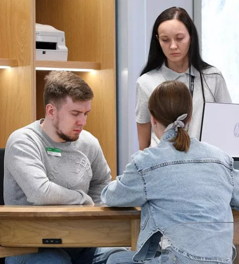 Как оформить банковскую карту для ребенка?.