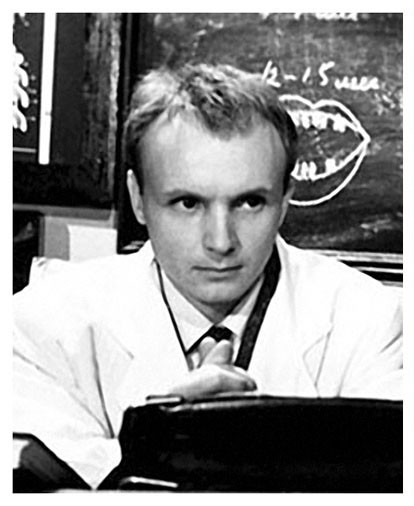 Первые роли в кино известных советских актёров.